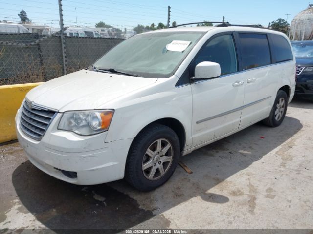 2010 CHRYSLER TOWN & COUNTRY 2A4RR8DX7AR481353 Photo 1