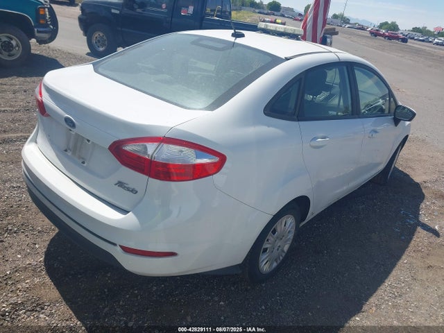 3FADP4AJ3FM176581 Ford 2015