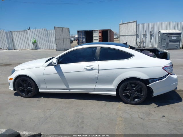 WDDGJ4HB1EG328265 Mercedes-Benz 2014