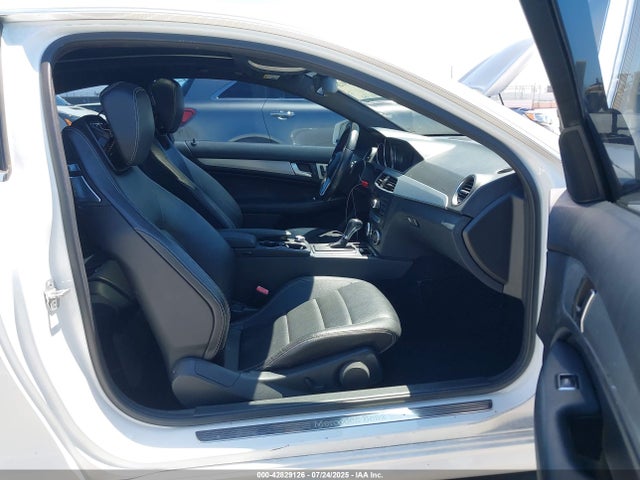 WDDGJ4HB1EG328265 Mercedes-Benz 2014