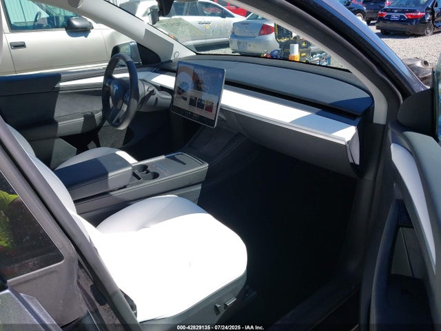 7SAYGDEE1PF884720 Tesla 2023