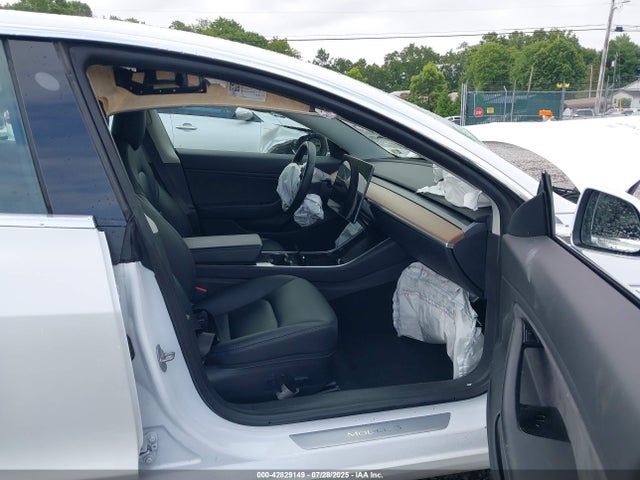 2019 TESLA MODEL 3 5YJ3E1EA4KF326457 Photo 4