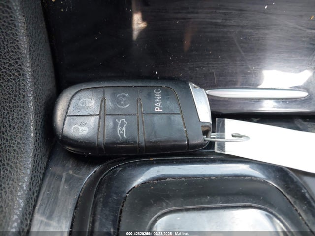 Chrysler 300 2018 2C3CCABG5JH143001 Image 11