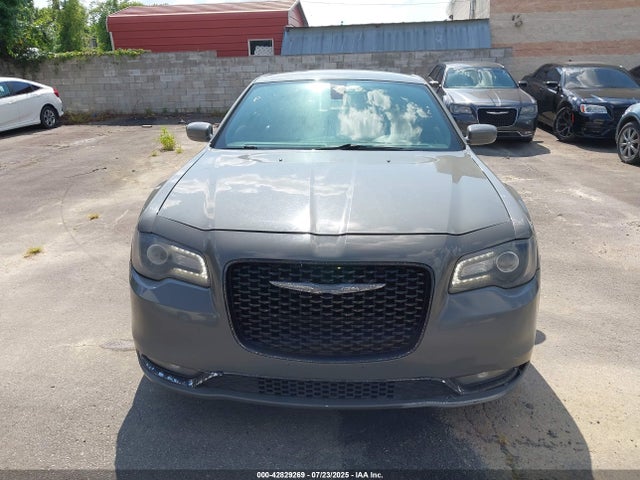 Chrysler 300 2018 2C3CCABG5JH143001 Image 12