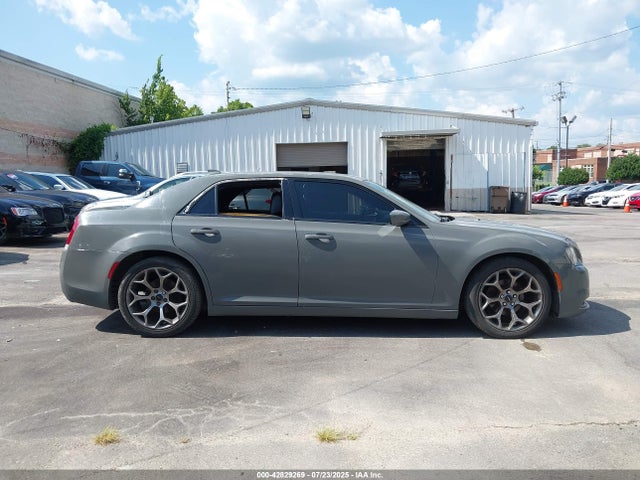 Chrysler 300 2018 2C3CCABG5JH143001 Image 13