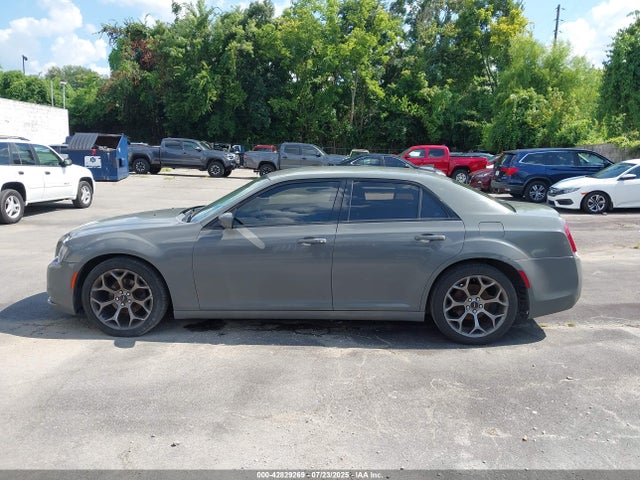 Chrysler 300 2018 2C3CCABG5JH143001 Image 14