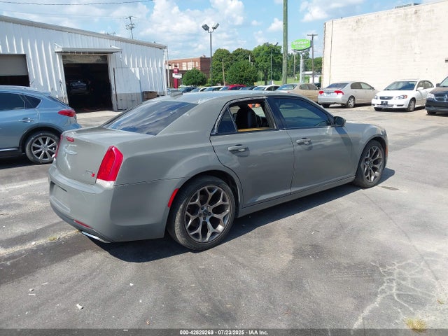 Chrysler 300 2018 2C3CCABG5JH143001 Image 4