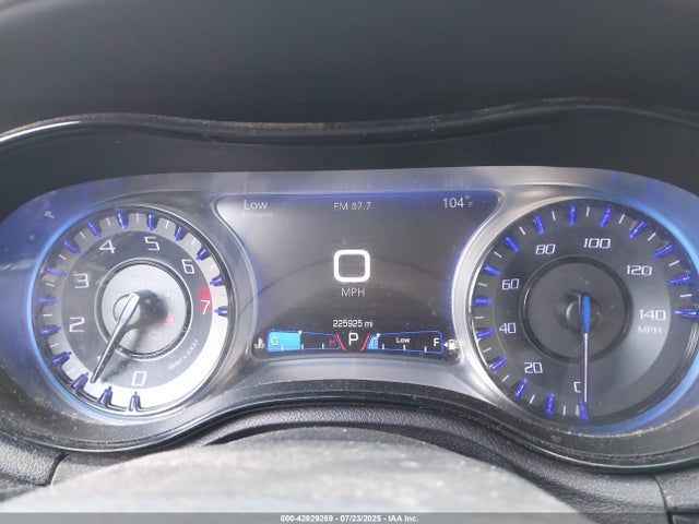 Chrysler 300 2018 2C3CCABG5JH143001 Image 7