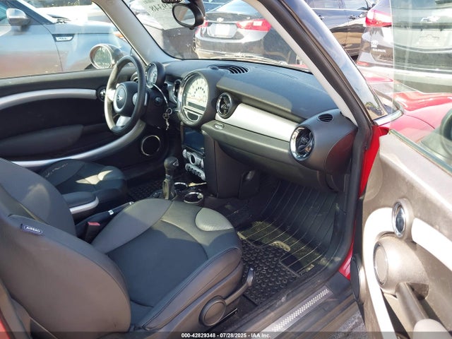 2007 MINI COOPER S WMWMF73527TL91853 Photo 4