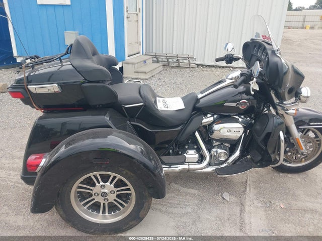 42829439 :رقم المزاد ، 1HD1MAF11NB855122 vin ، 2022 Harley-davidson Flhtcutg مزاد بيع