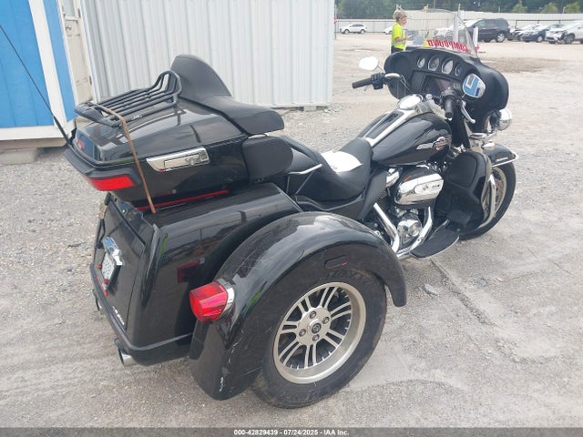 42829439 :رقم المزاد ، 1HD1MAF11NB855122 vin ، 2022 Harley-davidson Flhtcutg مزاد بيع
