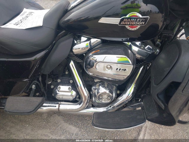 42829439 :رقم المزاد ، 1HD1MAF11NB855122 vin ، 2022 Harley-davidson Flhtcutg مزاد بيع