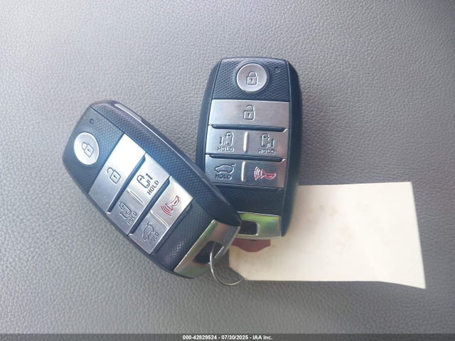 KIA Sedona 2017 KNDMB5C10H6268066 Image 11