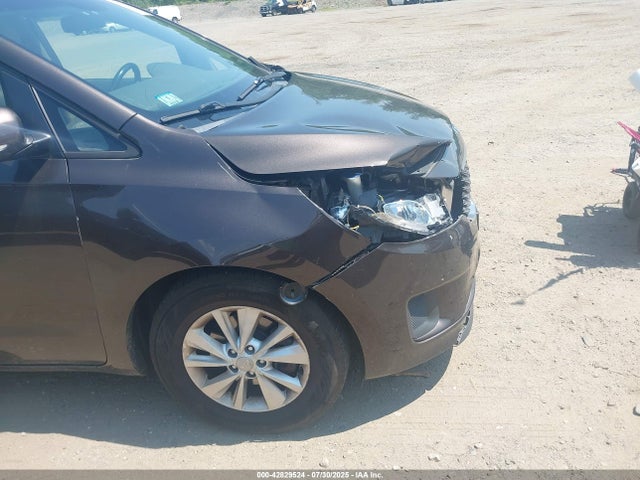 KIA Sedona 2017 KNDMB5C10H6268066 Image 6
