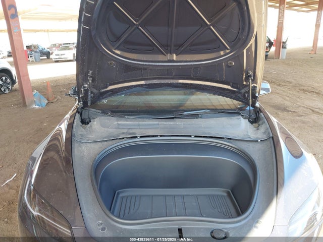 2025 TESLA MODEL 3 5YJ3E1EAXSF988818 Photo 9