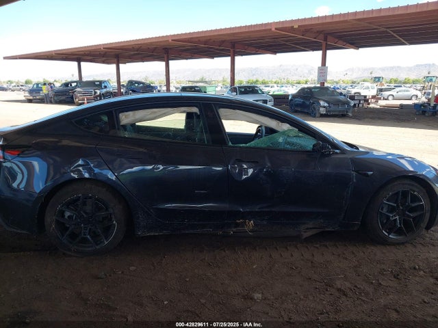 5YJ3E1EAXSF988818 Tesla MODEL 3