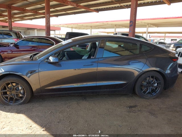 5YJ3E1EAXSF988818 Tesla MODEL 3