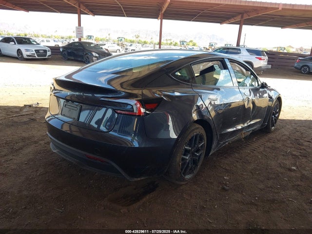2025 TESLA MODEL 3 5YJ3E1EAXSF988818 Photo 3