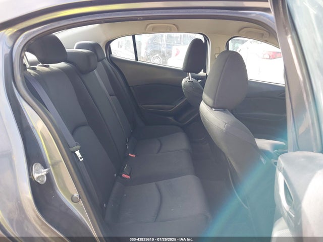 3MZBM1U76FM166438 Mazda pe