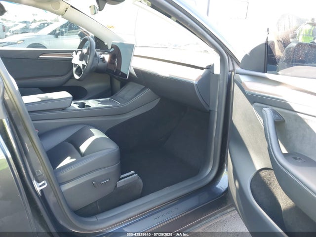 2024 TESLA MODEL Y 7SAYGDEE3RF987690 Photo 4