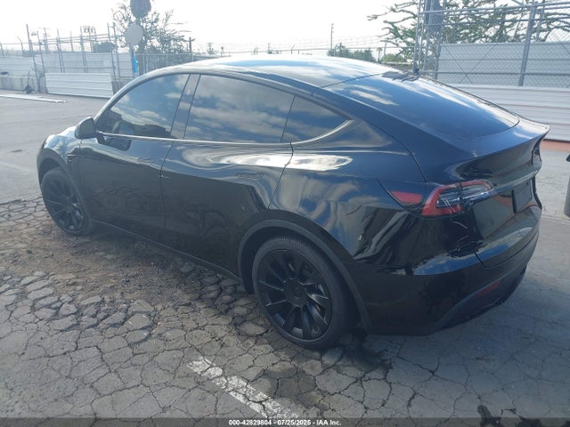2023 TESLA MODEL Y 7SAYGDEE4PA136783 Photo 2