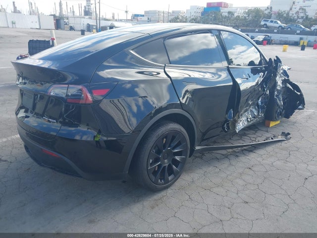2023 TESLA MODEL Y 7SAYGDEE4PA136783 Photo 3