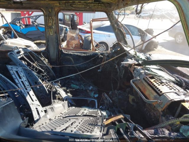 2016 MERCEDES-BENZ AMG G 63 WDCYC7DF8GX247845 Photo 4