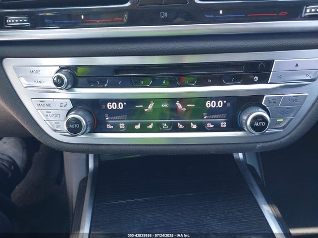 BMW 740I 2016 WBA7E2C59GG504595 Image 17