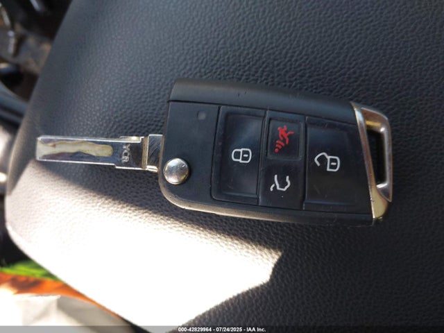 3VWH17AU8HM519264 Volkswagen 1.8 tsi