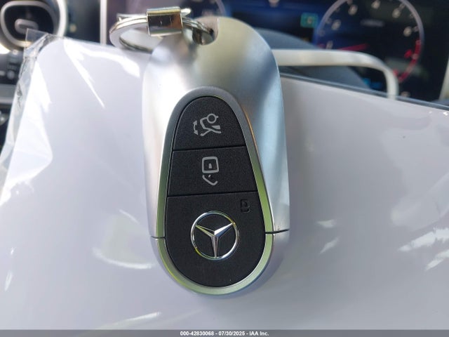W1KAF4GB4NR037885 Mercedes-Benz m264