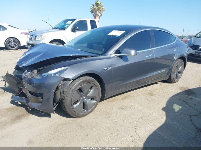 2019 TESLA MODEL 3 5YJ3E1EB4KF385937 Photo 1