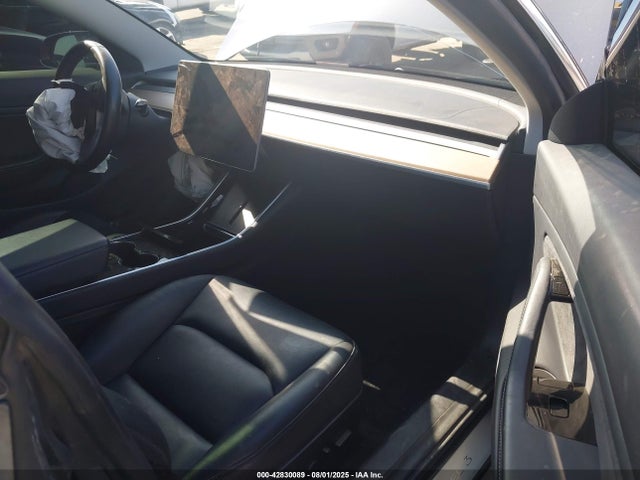 2019 TESLA MODEL 3 5YJ3E1EB4KF385937 Photo 4