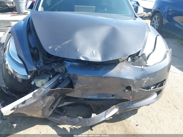 2019 TESLA MODEL 3 5YJ3E1EB4KF385937 Photo 5