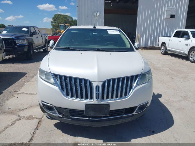 Lincoln 2015 2015 2LMDJ6JK4FBL29292 Image 11