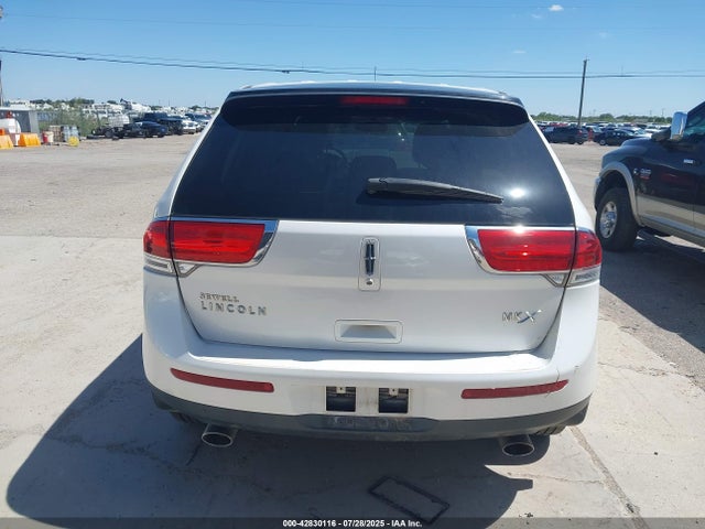Lincoln 2015 2015 2LMDJ6JK4FBL29292 Image 15