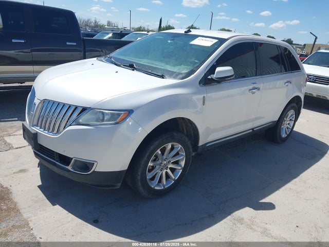 Lincoln 2015 2015 2LMDJ6JK4FBL29292 Image 2