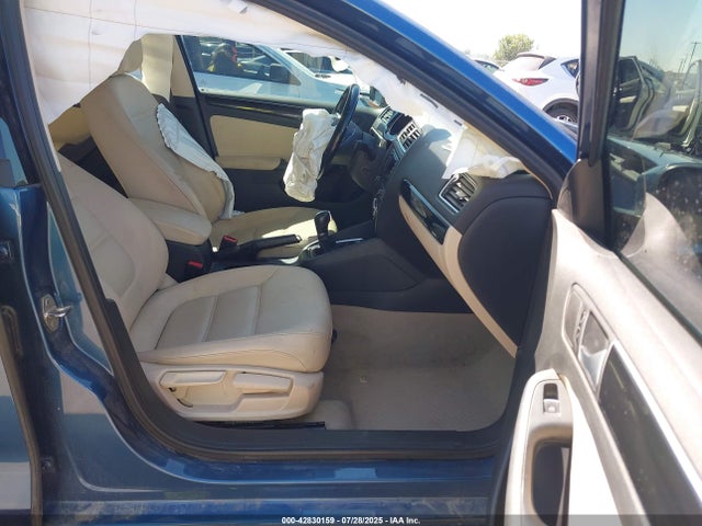 3VWL07AJ5GM409791 Volkswagen 2016