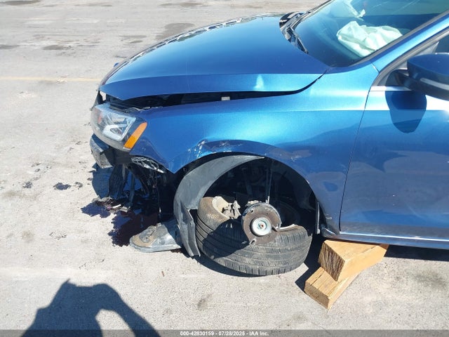 3VWL07AJ5GM409791 Volkswagen 2016