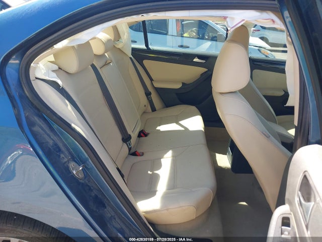 3VWL07AJ5GM409791 Volkswagen 2016