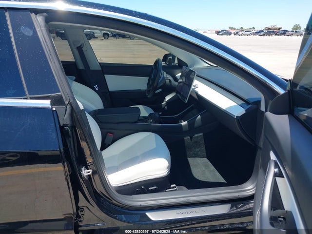 2018 TESLA MODEL 3 5YJ3E1EAXJF166387 Photo 4