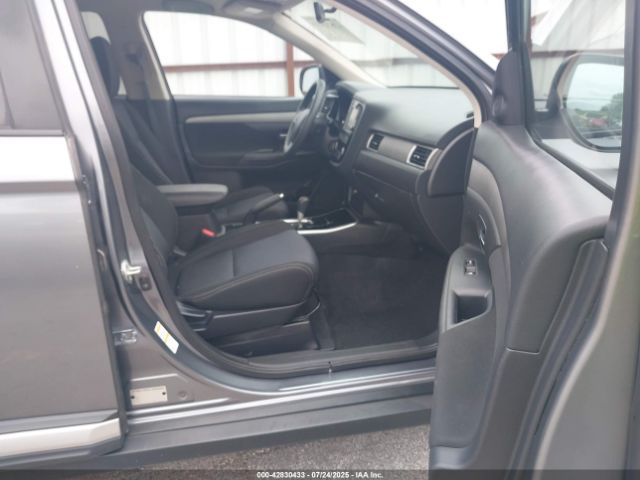 2018 MITSUBISHI OUTLANDER JA4AZ3A34JJ003543 Photo 4