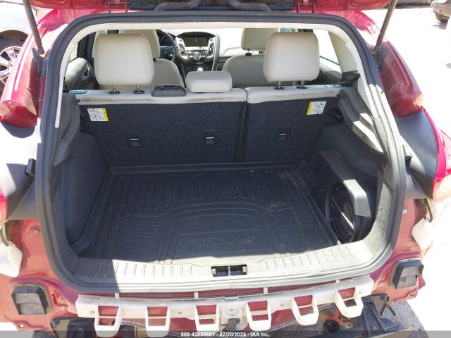 1FADP3N25GL321426 Ford 2016