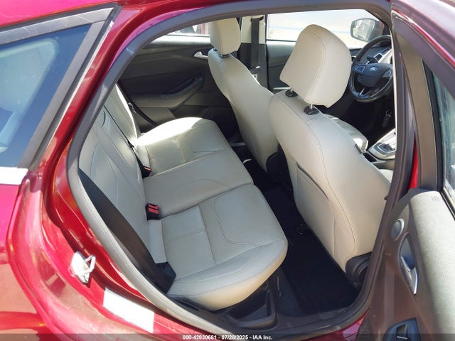 1FADP3N25GL321426 Ford 2016