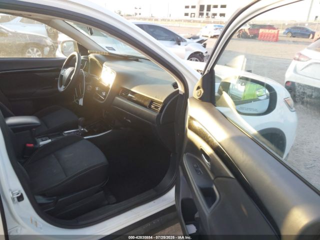 2020 MITSUBISHI OUTLANDER JA4AD2A3XLZ047026 Photo 4