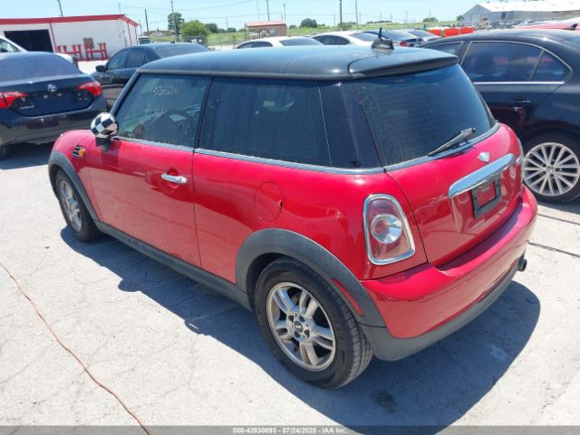 2011 MINI COOPER WMWSU3C59BT097994 Photo 2