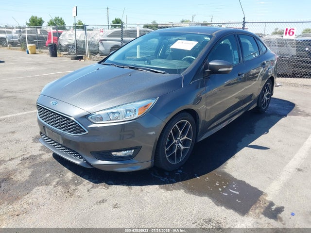Ford 2015 2015 1FADP3F27FL221986 Image 2