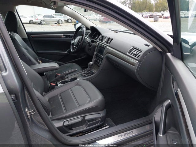 1VWGT7A36HC063747 Volkswagen 1.8 tsi