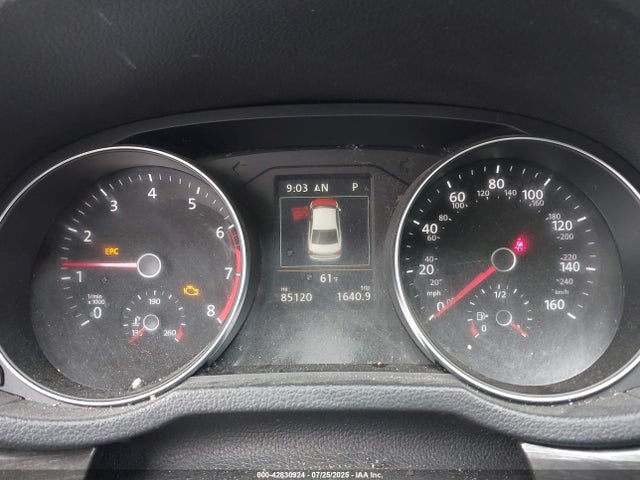 1VWGT7A36HC063747 Volkswagen 1.8 tsi