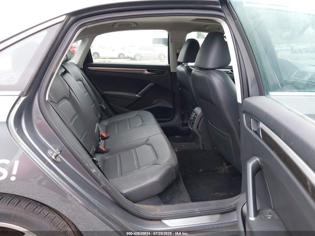 1VWGT7A36HC063747 Volkswagen 1.8 tsi