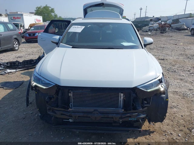 WA1EECF32N1136264 Audi 45 tfsi